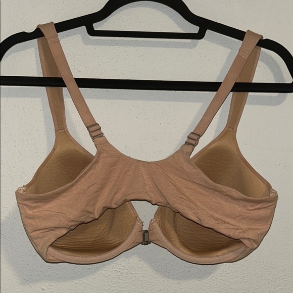 Simple Tan T-Shirt Bra with Molded Cups and Adjustable Straps - Picture 3 of 3